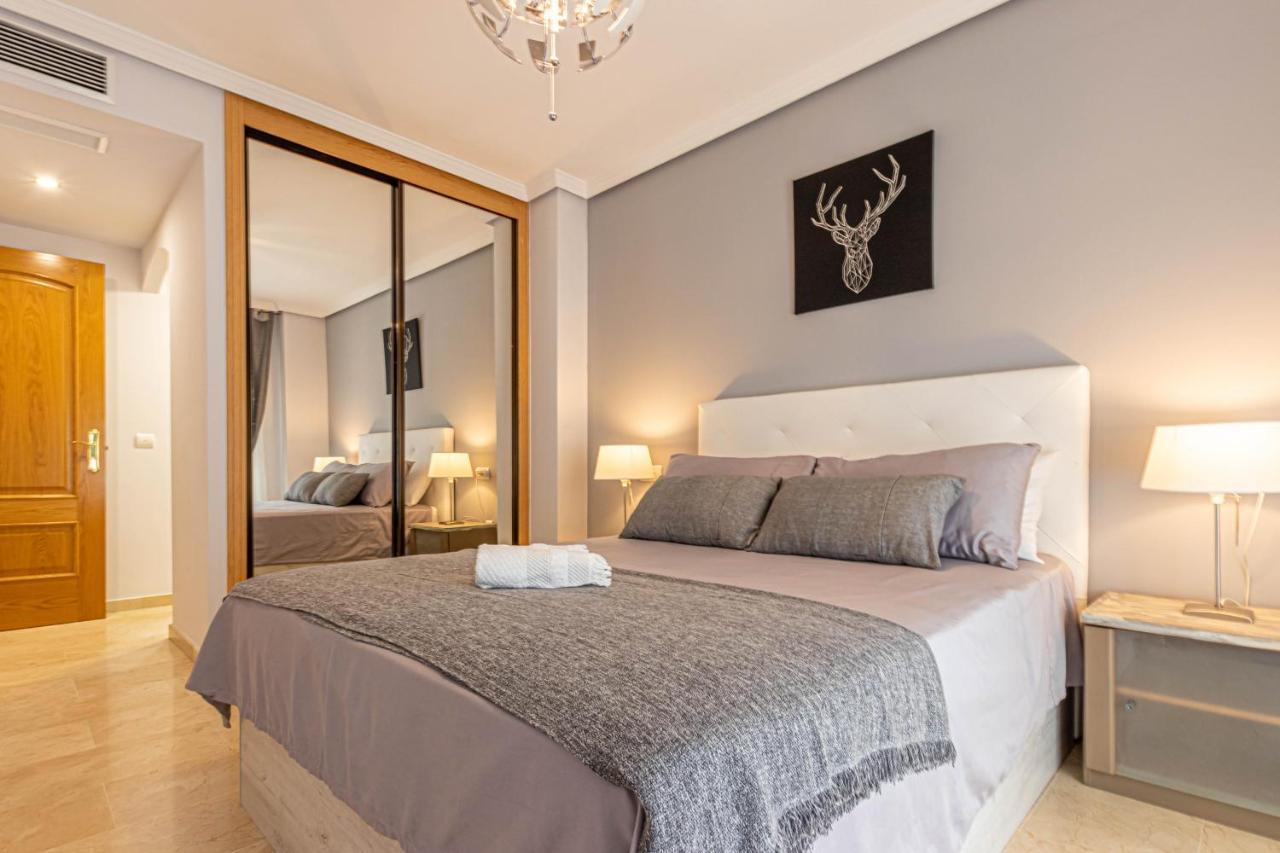 797 Holiday Rentals- Piso Con Amplia Terraza A Solo 1 Min De La Playa Benalmádena Eksteriør billede